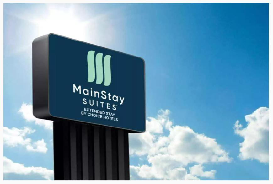 Mainstay Suites Middleburg Heights Cleveland Airport Buitenkant foto