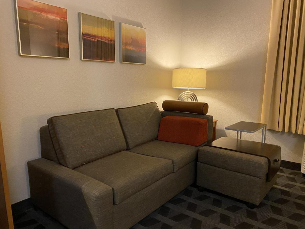 Mainstay Suites Middleburg Heights Cleveland Airport Buitenkant foto