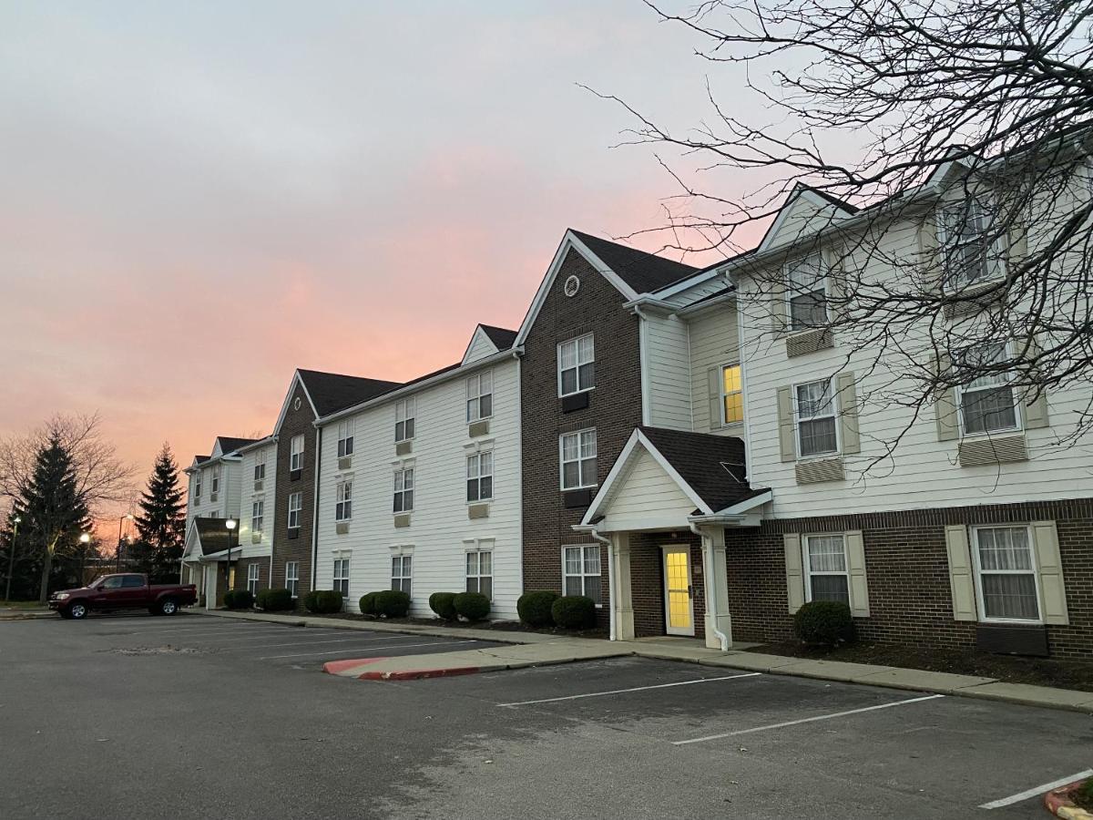 Mainstay Suites Middleburg Heights Cleveland Airport Buitenkant foto