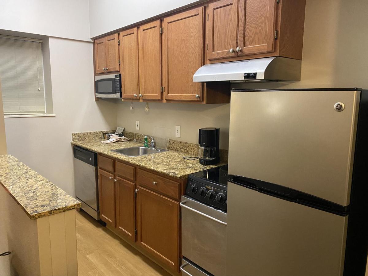 Mainstay Suites Middleburg Heights Cleveland Airport Buitenkant foto