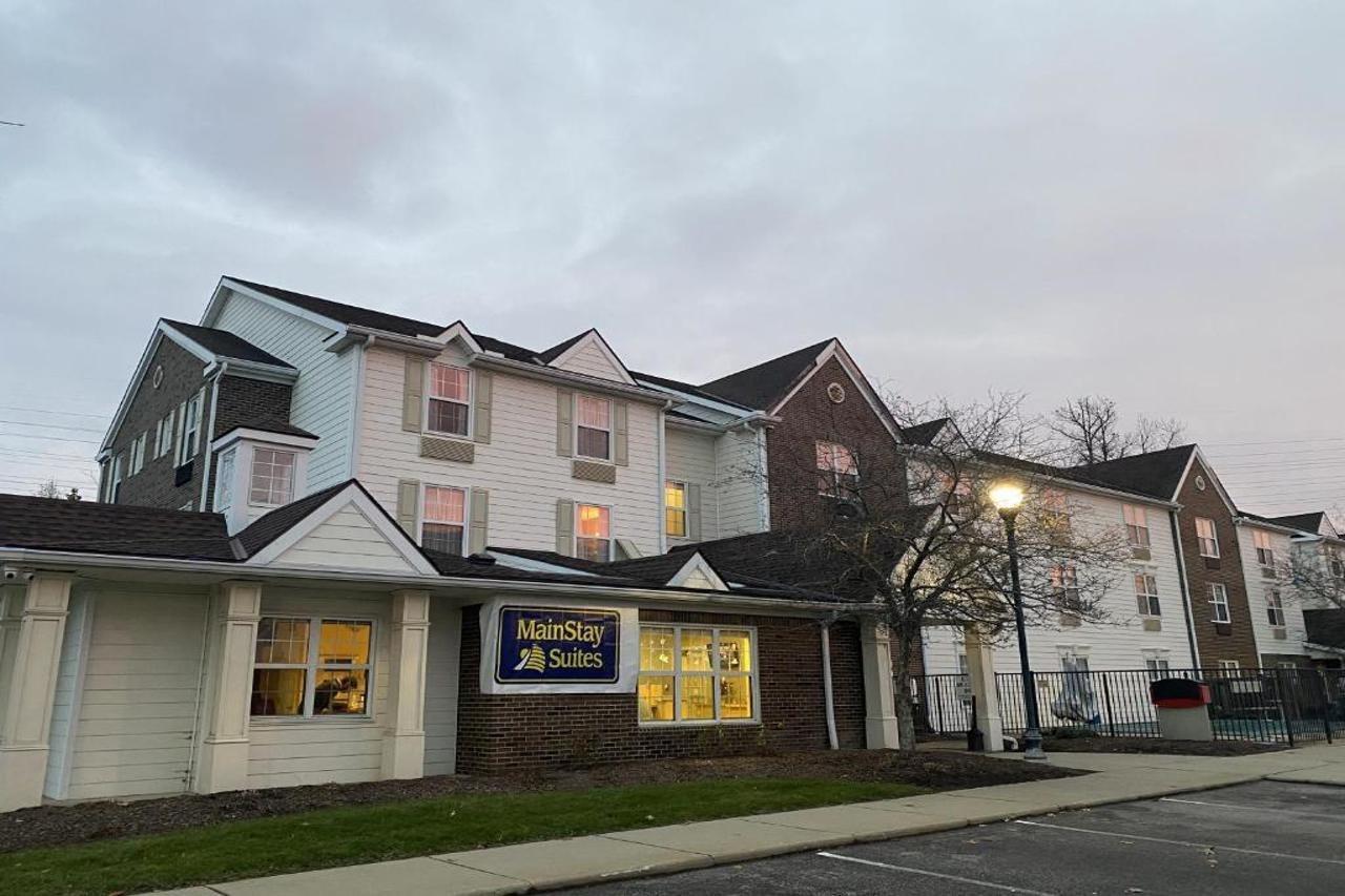 Mainstay Suites Middleburg Heights Cleveland Airport Buitenkant foto