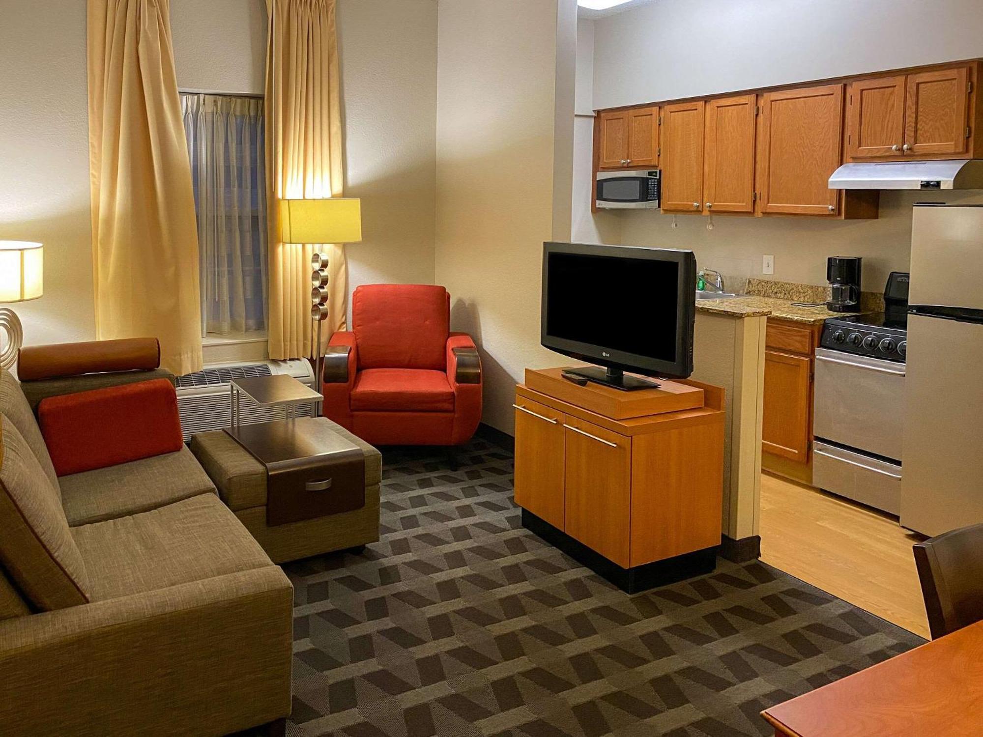 Mainstay Suites Middleburg Heights Cleveland Airport Buitenkant foto
