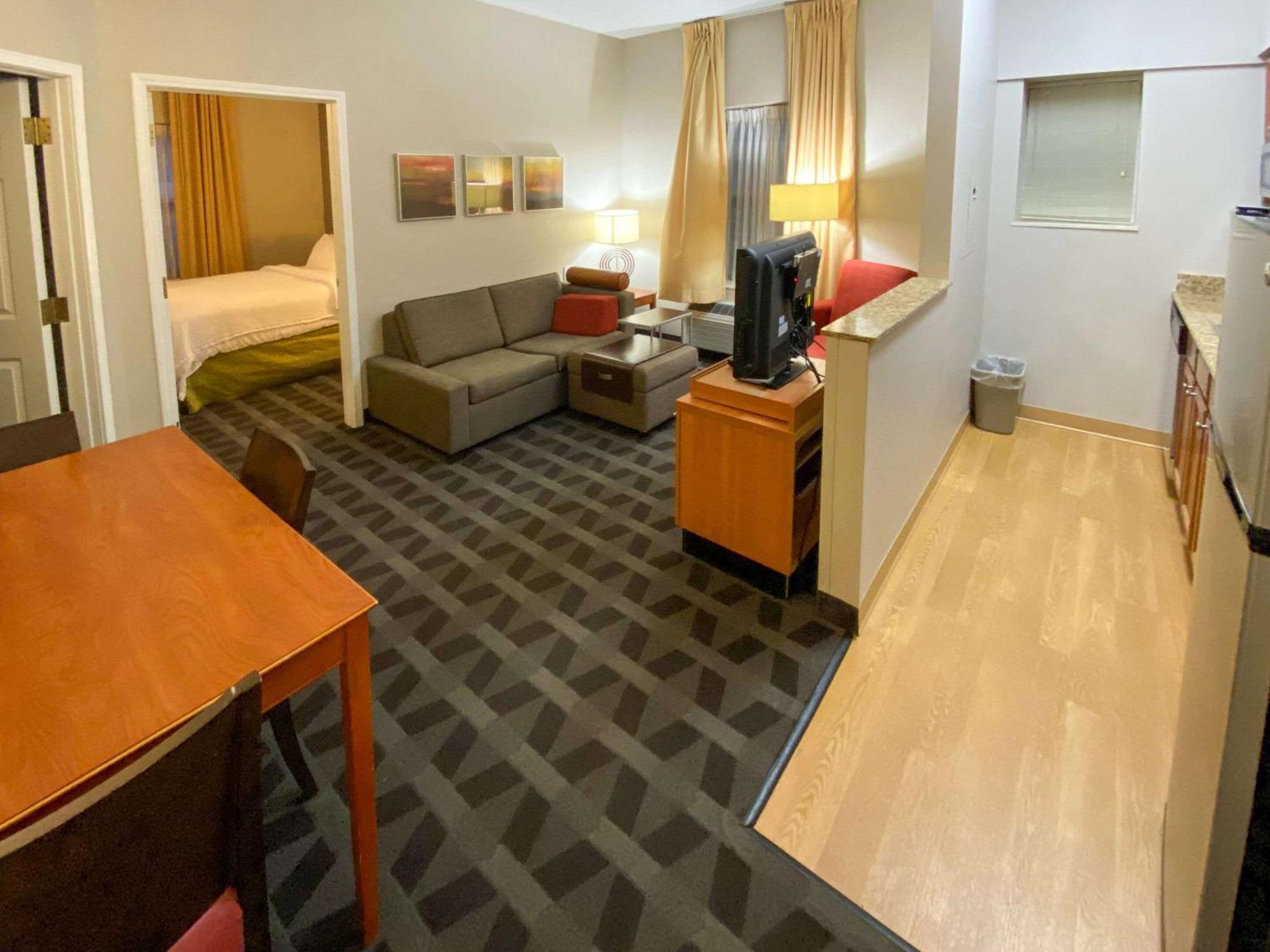 Mainstay Suites Middleburg Heights Cleveland Airport Buitenkant foto