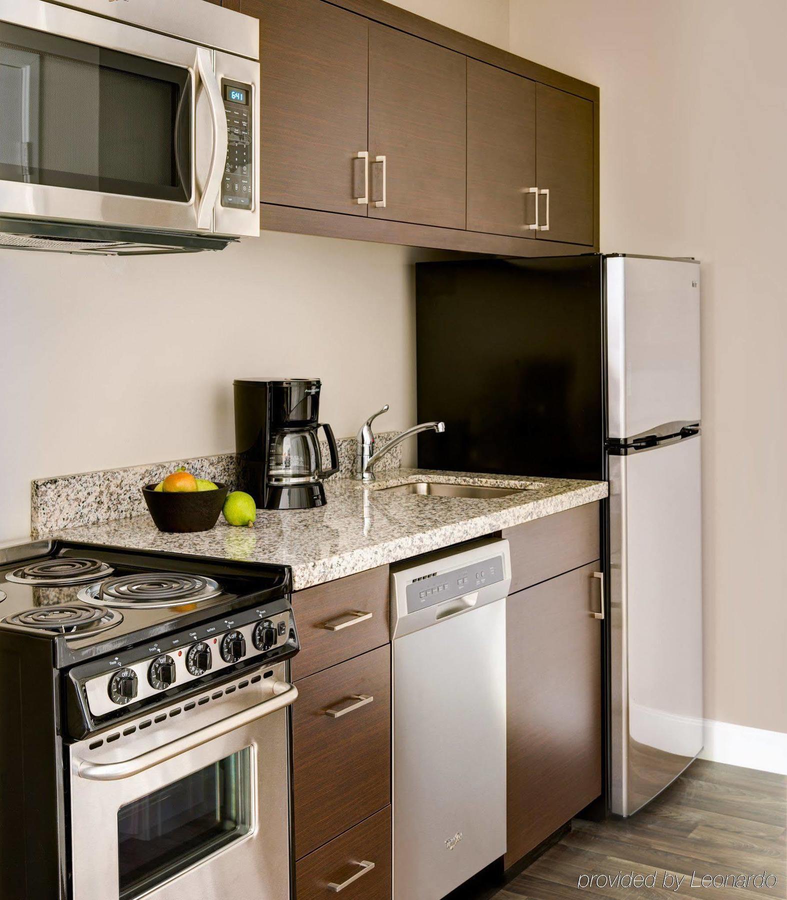 Mainstay Suites Middleburg Heights Cleveland Airport Buitenkant foto
