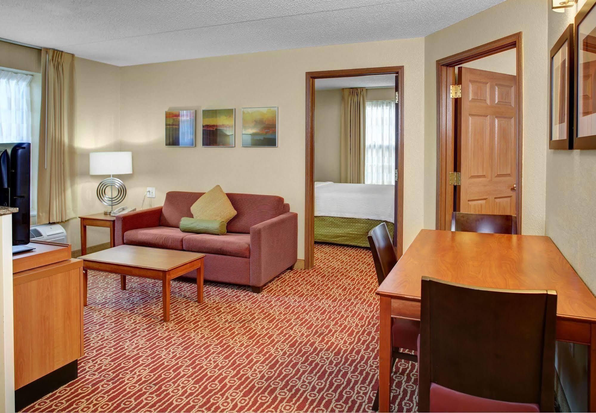 Mainstay Suites Middleburg Heights Cleveland Airport Buitenkant foto