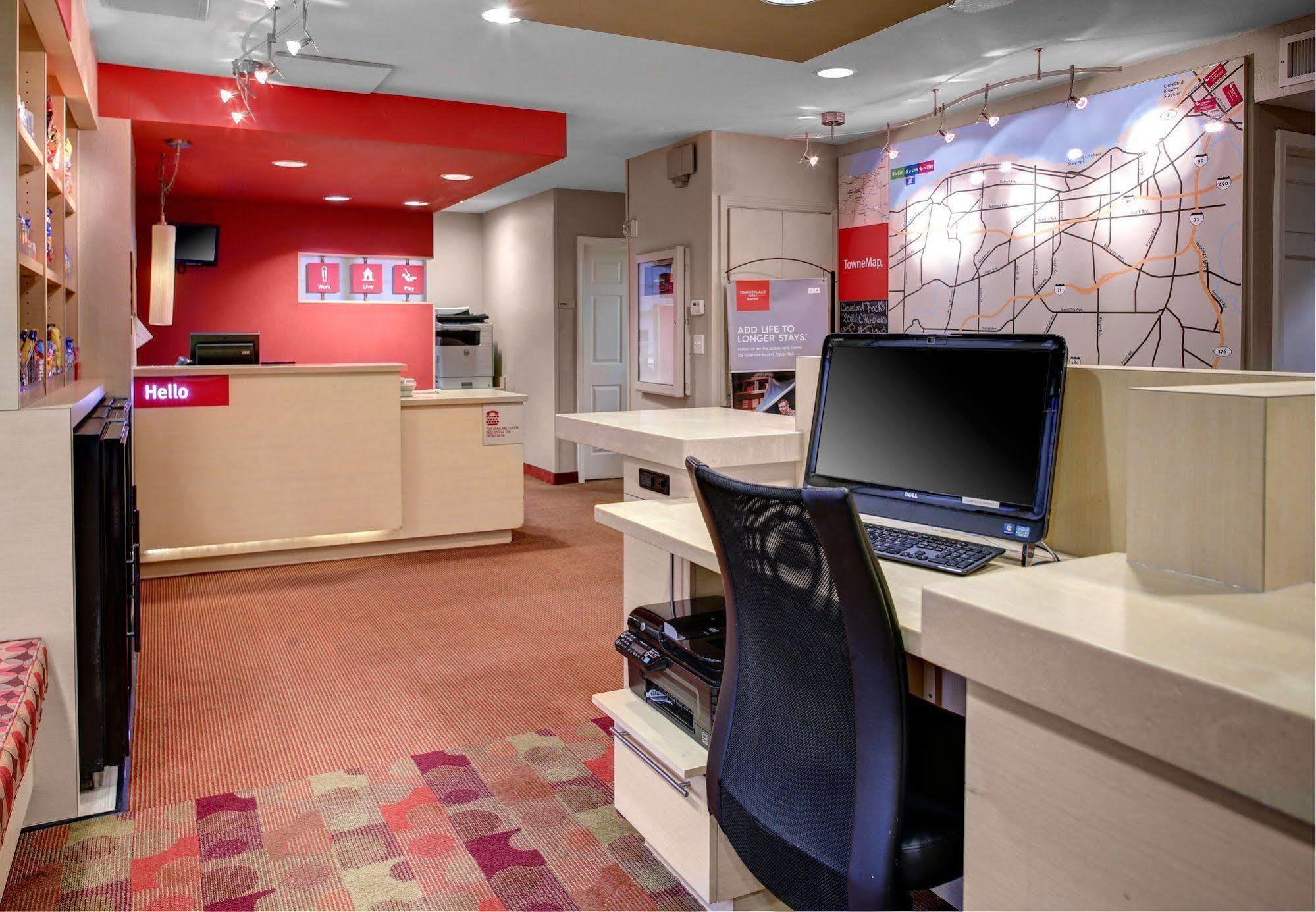 Mainstay Suites Middleburg Heights Cleveland Airport Buitenkant foto
